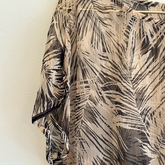 Lord and Taylor Petite Black and Brown Floral Sheer Blouse Top - Size PS - Picture 3 of 5